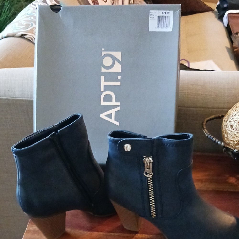 Apt. 9 Women's Navy Ankle Booties